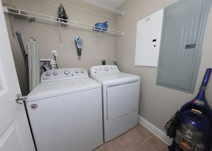 10th Floor Crystal Tower 2 Bedroom With 2 Outdoor Pools, Lazy River, Heated Indoor Pool, And Direct Access * Gulf Shores