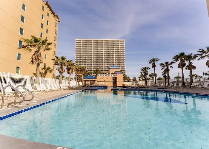 Apartment 10th Floor Crystal Tower 2 Bedroom With 2 Outdoor Pools, Lazy River, Heated Indoor Pool, And Direct Access *