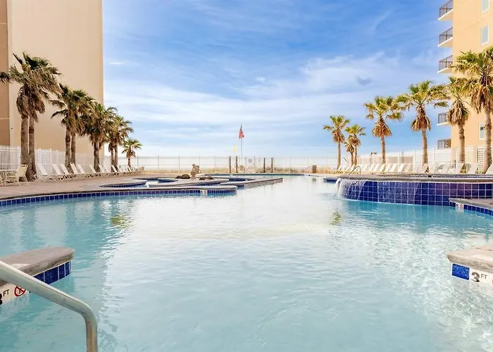 10th Floor Crystal Tower 2 Bedroom With 2 Outdoor Pools, Lazy River, Heated Indoor Pool, And Direct Access * Gulf Shores