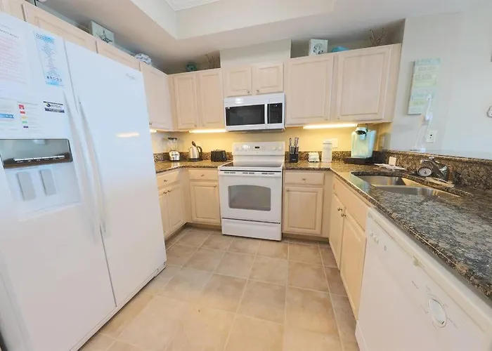 10th Floor Crystal Tower 2 Bedroom With 2 Outdoor Pools, Lazy River, Heated Indoor Pool, And Direct Access
