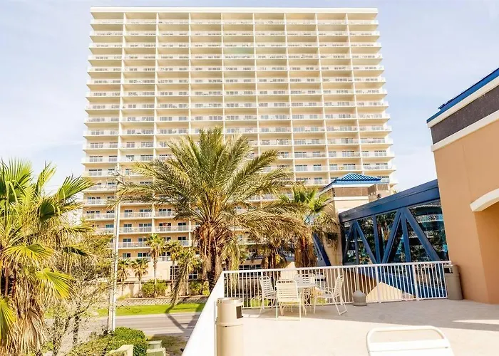 10th Floor Crystal Tower 2 Bedroom With 2 Outdoor Pools, Lazy River, Heated Indoor Pool, And Direct Access *